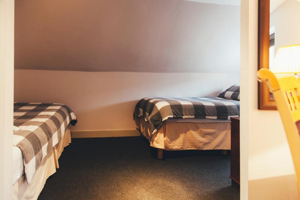 Dundee Backpackers Hostel Bagian luar foto
