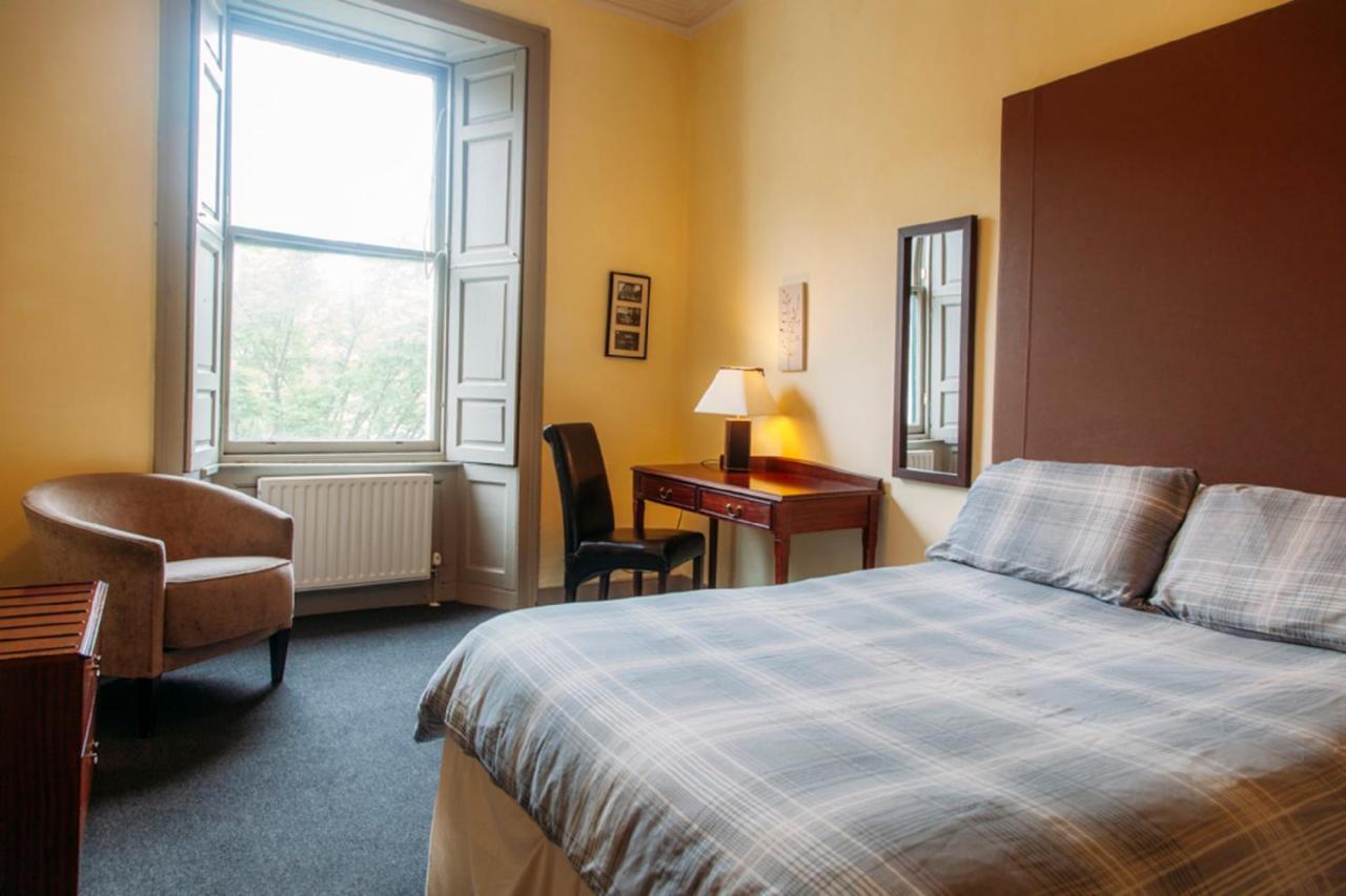 Dundee Backpackers Hostel Bagian luar foto