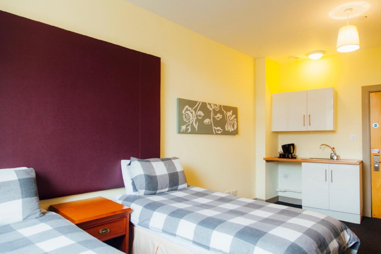 Dundee Backpackers Hostel Bagian luar foto