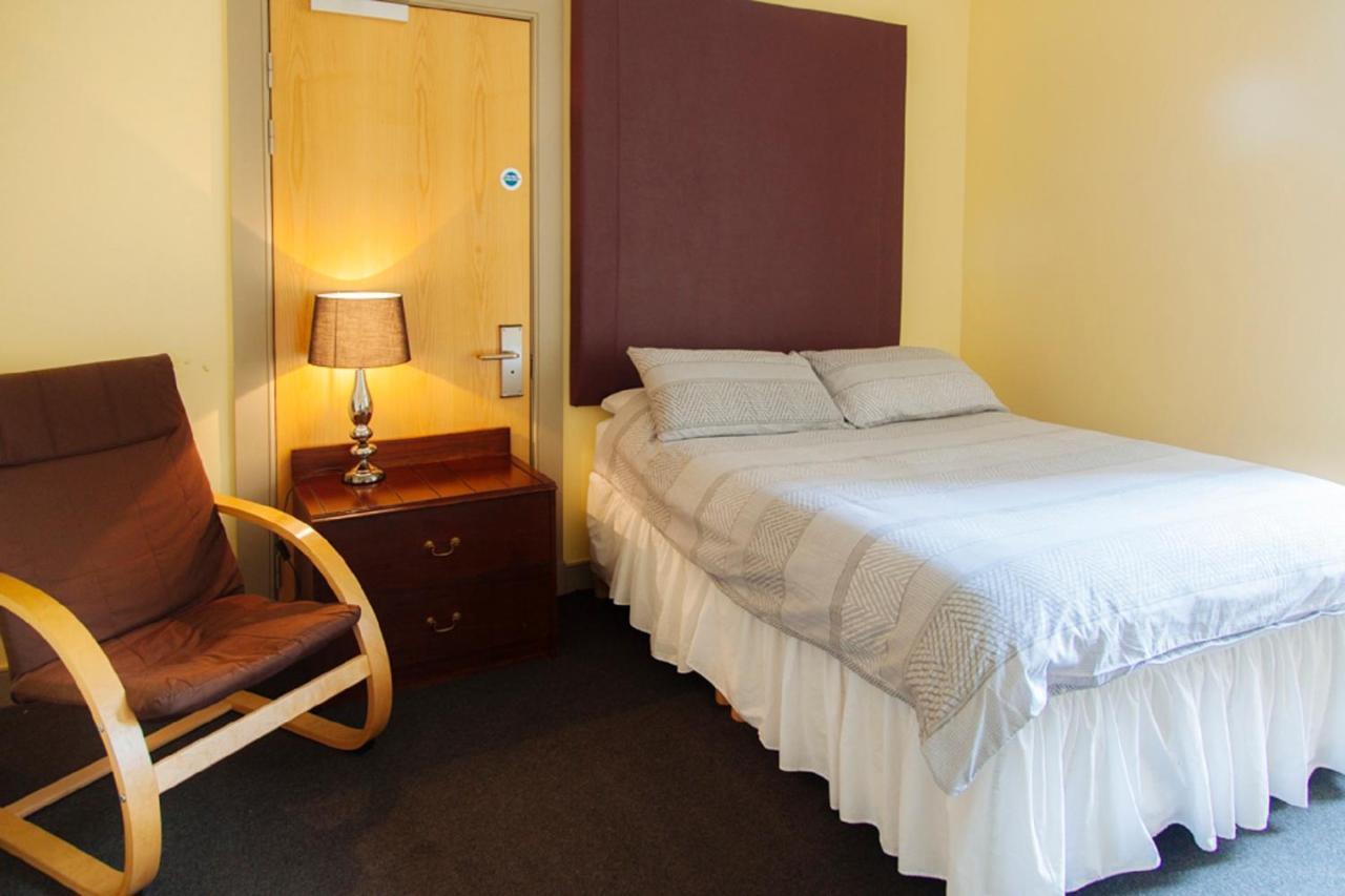 Dundee Backpackers Hostel Bagian luar foto