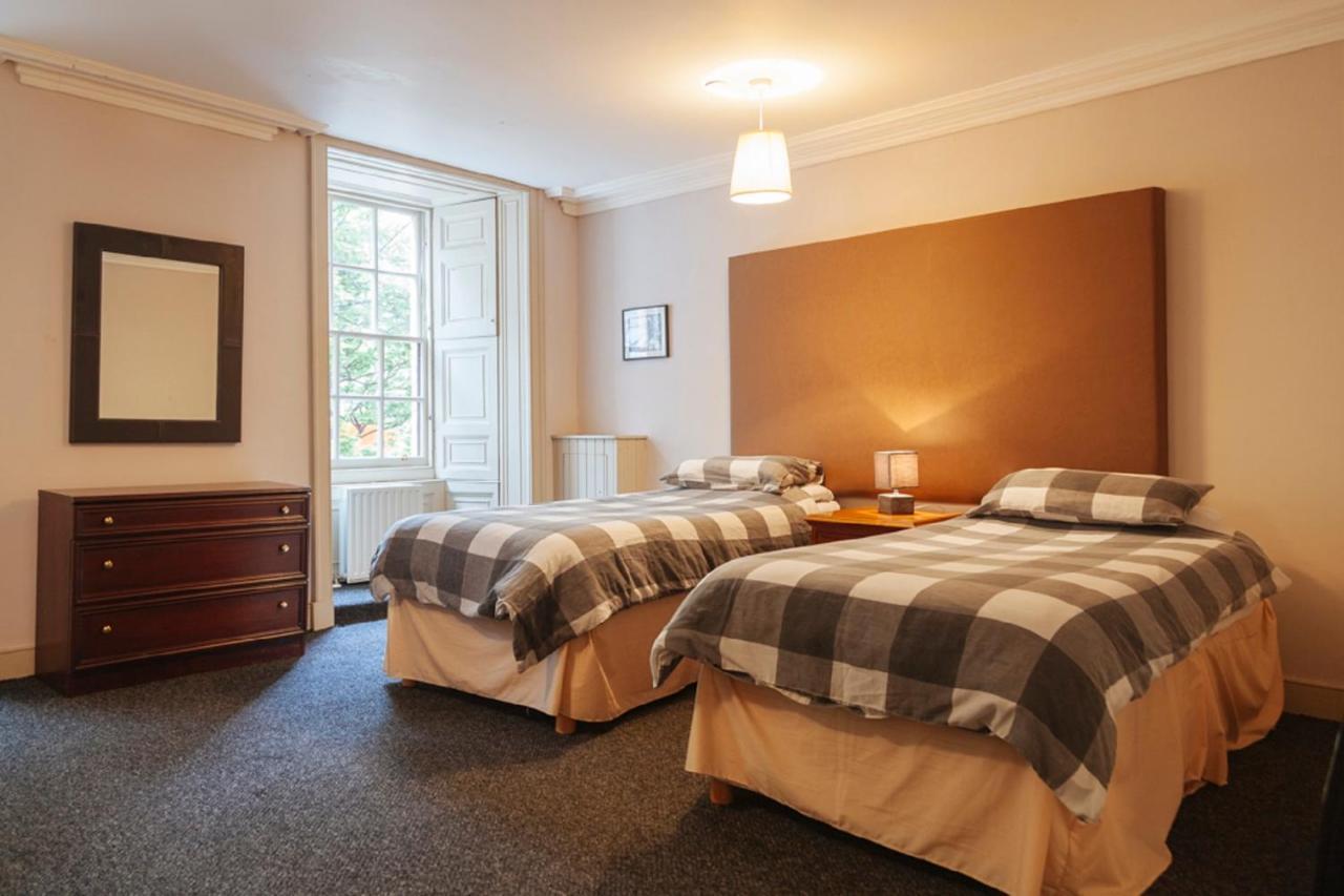 Dundee Backpackers Hostel Bagian luar foto