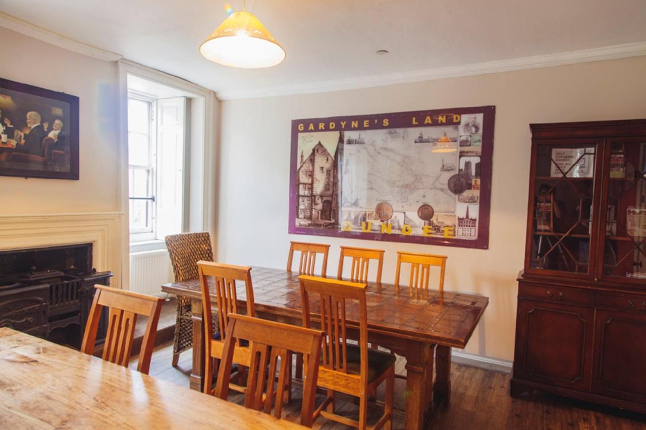 Dundee Backpackers Hostel Bagian luar foto