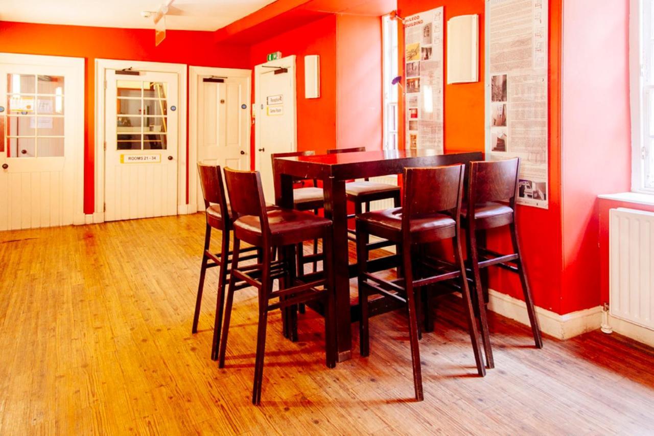 Dundee Backpackers Hostel Bagian luar foto