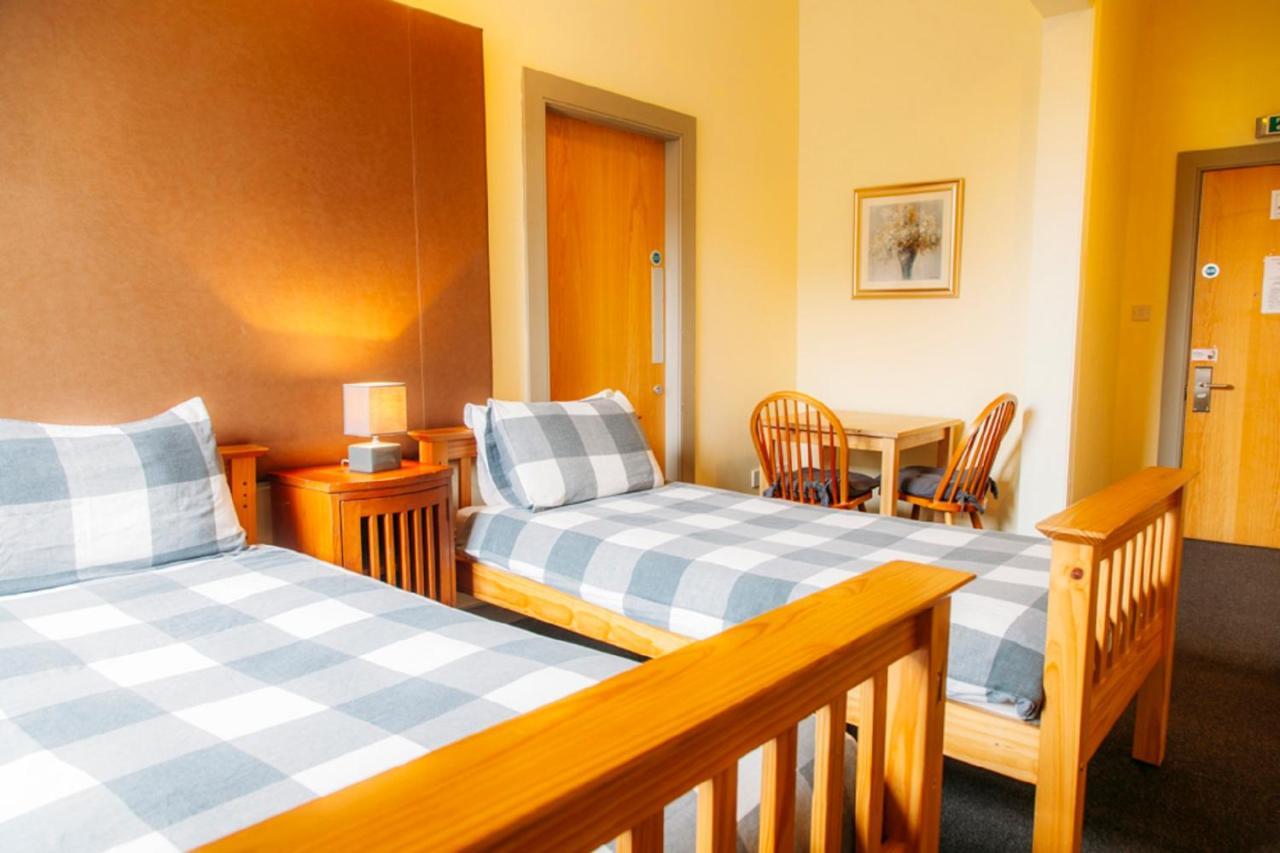 Dundee Backpackers Hostel Bagian luar foto