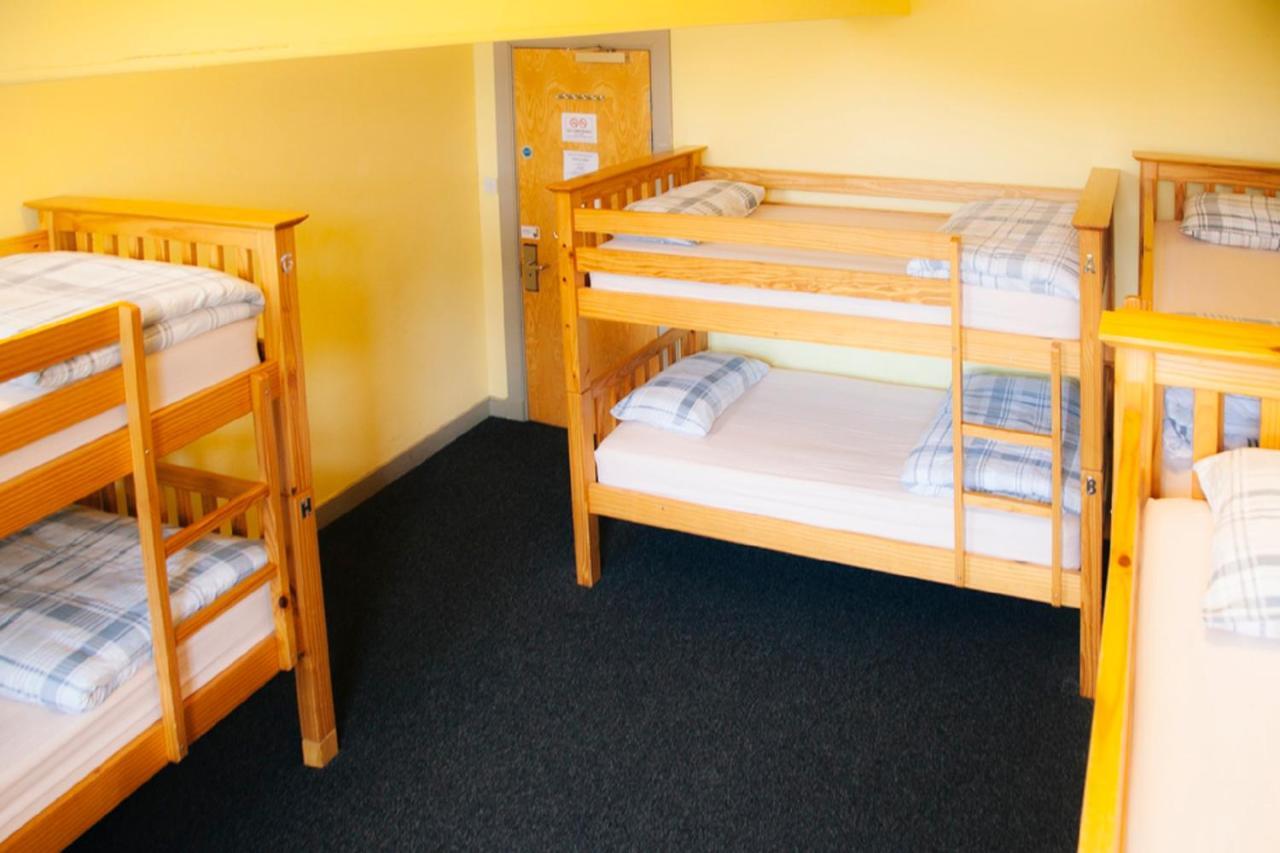 Dundee Backpackers Hostel Bagian luar foto